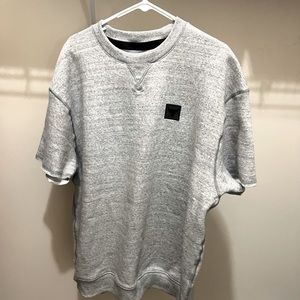 Men’s under Armor short  sleeve sweatshirt